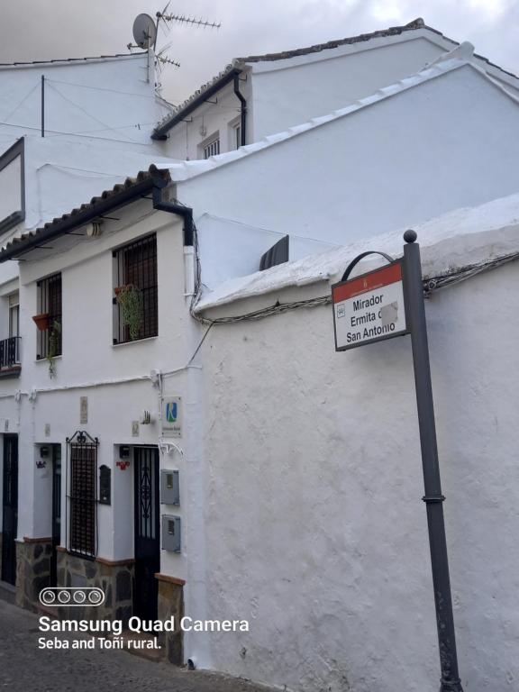 Loft jacuzzi rojo Casa ermita San Antonio, Ubrique – Updated ...