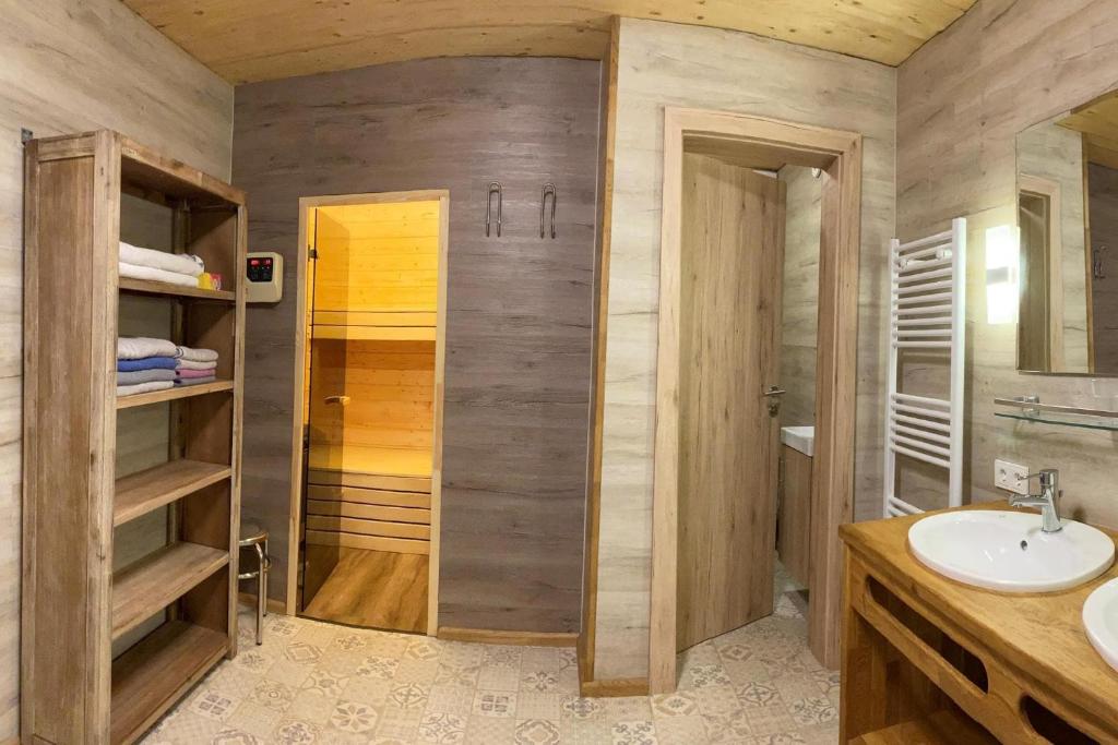 Koupelna v ubytování Chalet Salzburg, Dienten