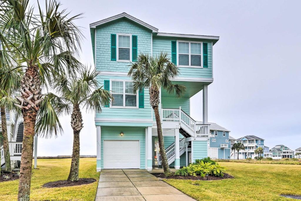 Steps to Ocean! Breezy Galveston House with 2 Decks