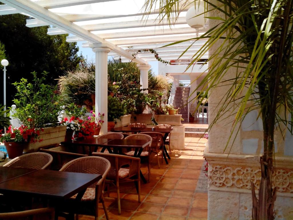 Restaurace v ubytování Hostal La Paloma I