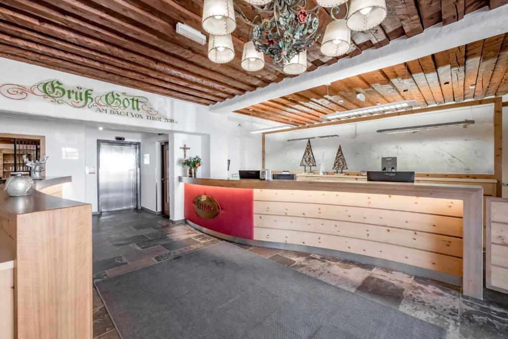 Vstupní hala nebo recepce v ubytování Sporthotel Olymp