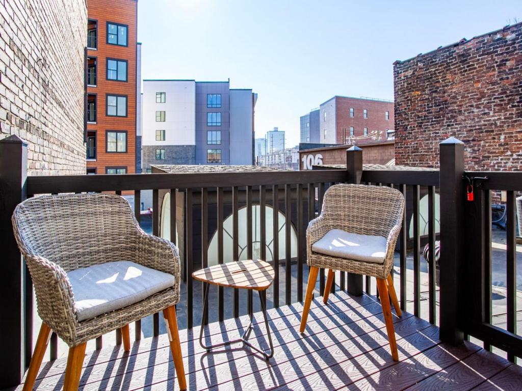 Μπαλκόνι ή βεράντα στο Elegant Old City Loft - Downtown