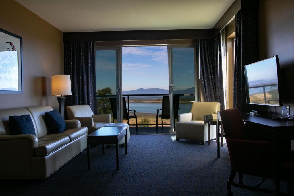 Swinomish Casino & Lodge - Suite