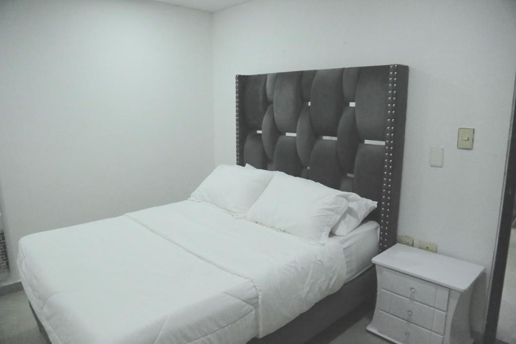 RG AMOBLADOS - One-Bedroom Apartment