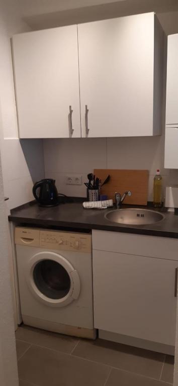 Cozy City Apartment - One-Bedroom Apartment