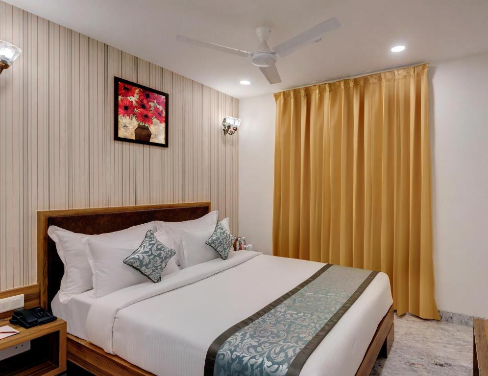 Click Collection Jaipur, Sindhi Camp客房内的一张或多张床位