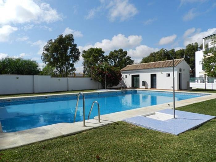 Apartamento Atalaya con piscina compartida solo familias y ...