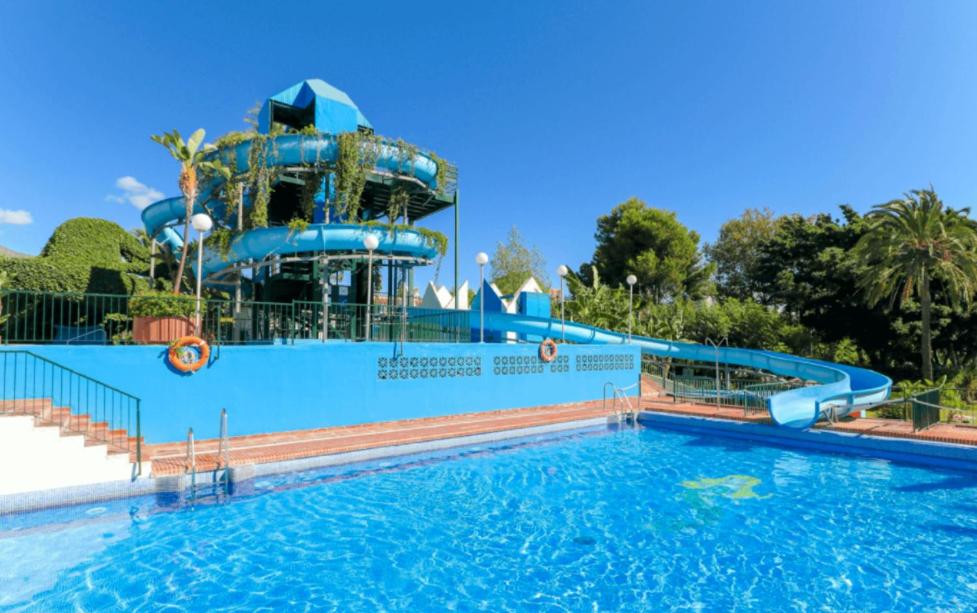 Cozy and equipped apt with Water Slides & Beach, Benalmádena ...