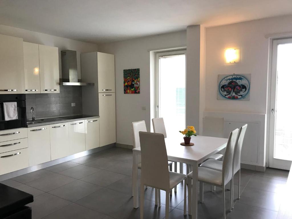 Kuchyň nebo kuchyňský kout v ubytování Camere e case vacanza Residenza Prealba