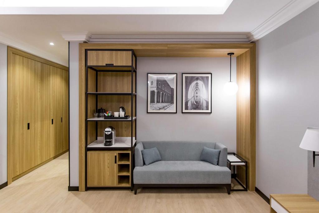 Radisson Hotel Riyadh Airport - 优越的房间