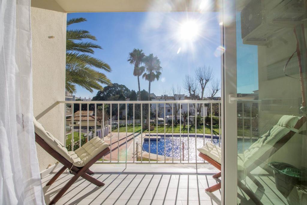 Vista de la piscina de Carihuela Palace 912 by IVI Real Estate o alrededores