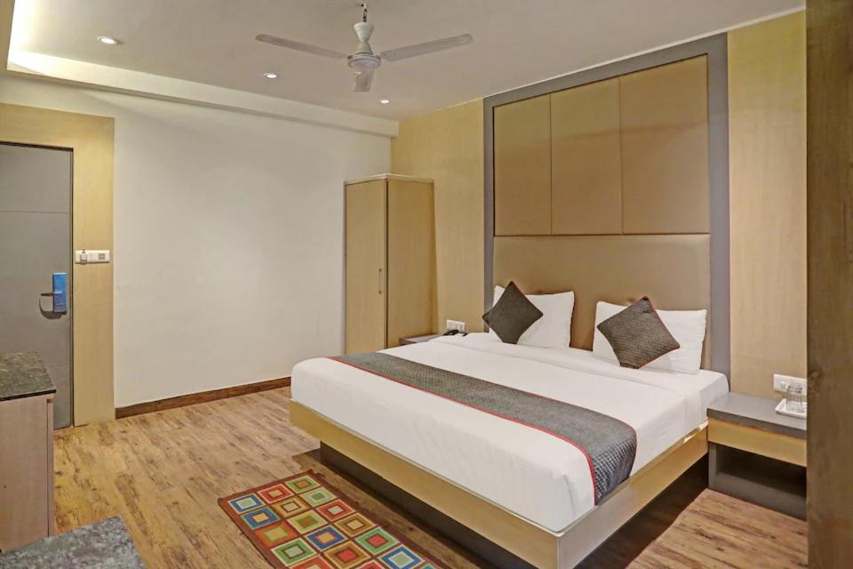 Postel nebo postele na pokoji v ubytování Hotel Superb 5 Mins Walk From New Delhi Station