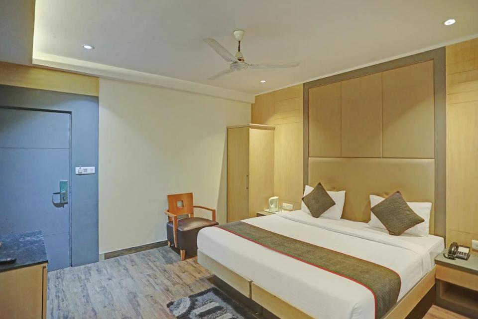Postel nebo postele na pokoji v ubytování Hotel Superb 5 Mins Walk From New Delhi Station