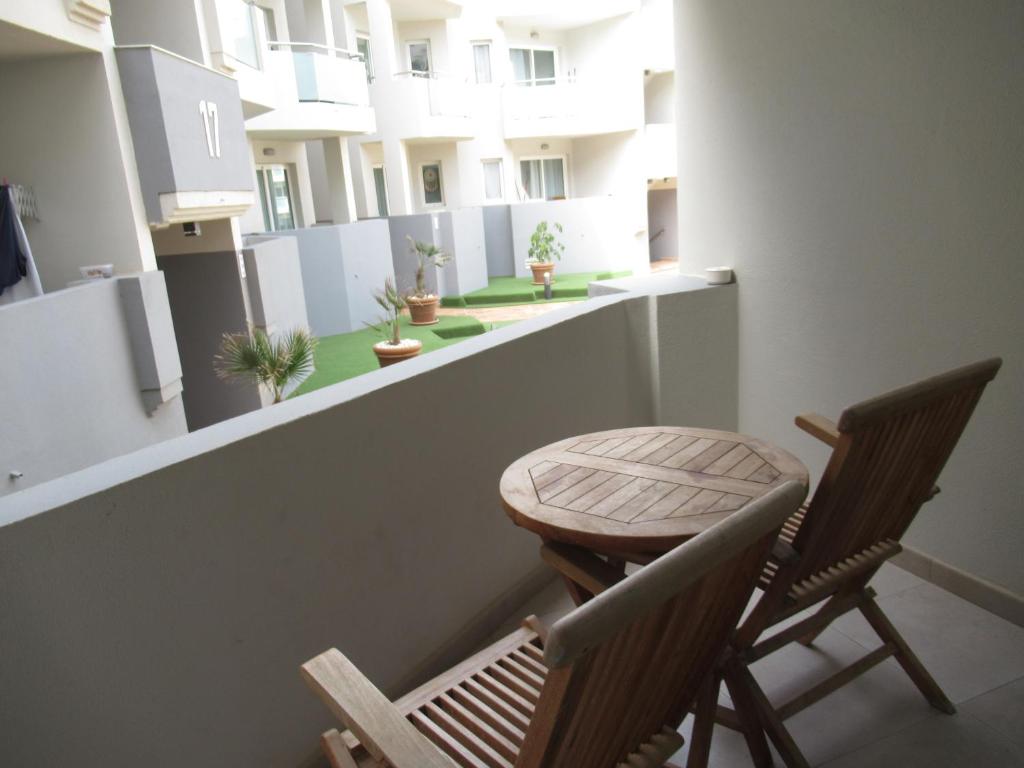 A balcony or terrace at La Rosita Sun Apartments, by Comfortable Luxury