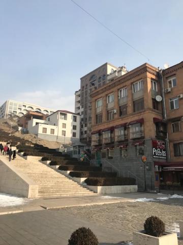 تصویر اتاق‌های Cascade-Charles Apartment in City Center - تصویر ۲