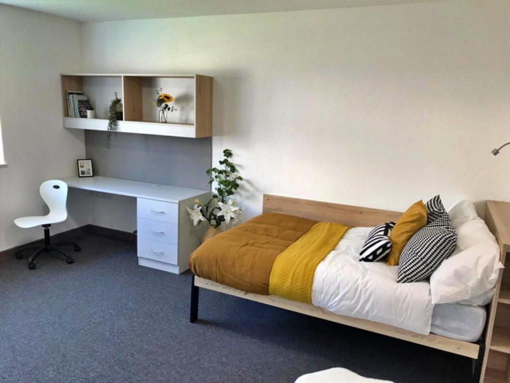 Ensuite Rooms for STUDENTS Only, WARWICK - SK