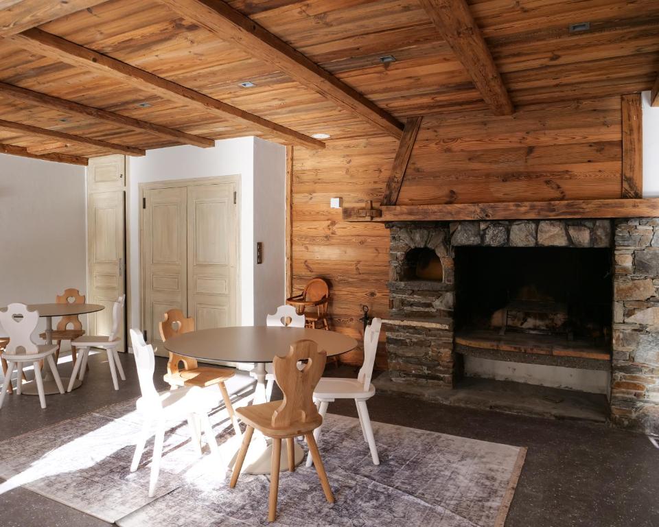 Posezení v ubytování Chalet Hôtel des 2 Gares & SPA