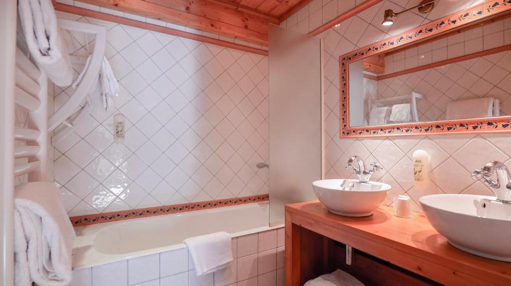 Koupelna v ubytování Chalet Hôtel des 2 Gares & SPA