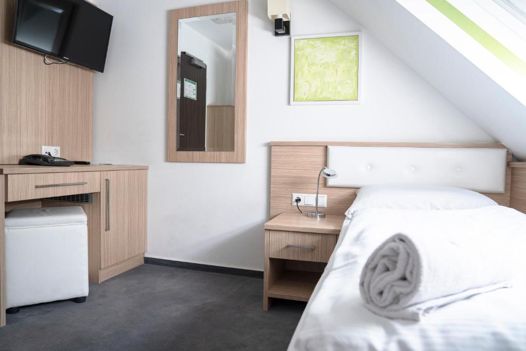 Alpha & Omega Hotel - Resim 39