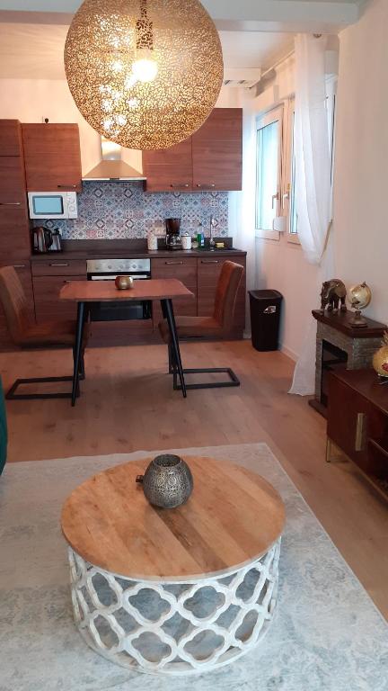 Kuchyň nebo kuchyňský kout v ubytování Hafenpanorama