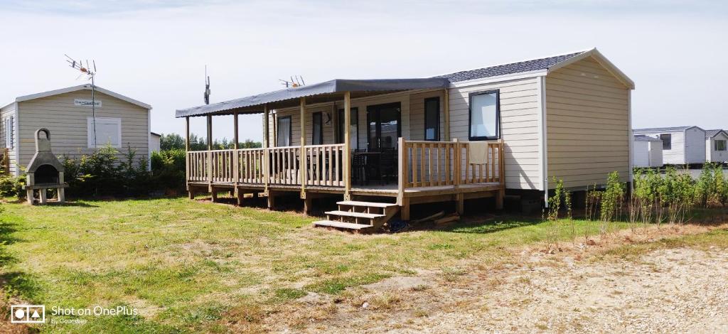 Camping La Garenne De Moncourt