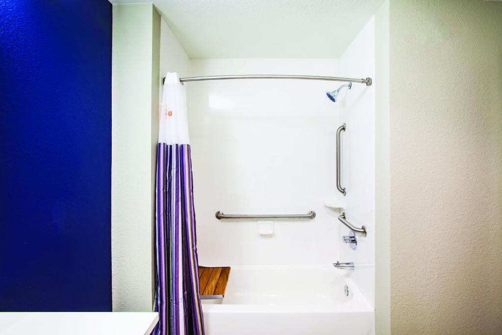 La Quinta by Wyndham Wichita Northeast photo