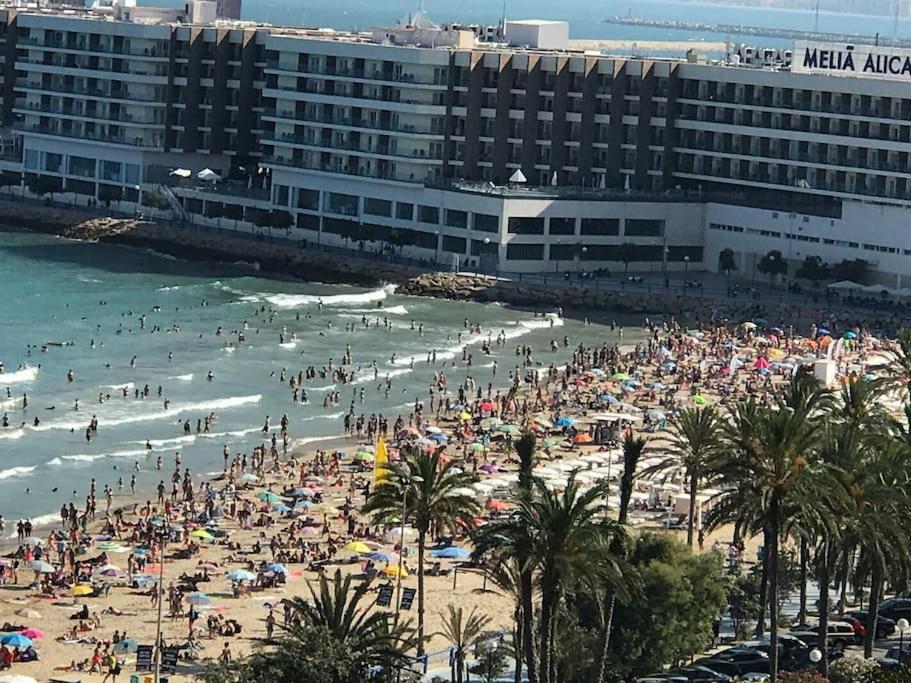 Apartamento con vistas al mar primera linea de playa del ...