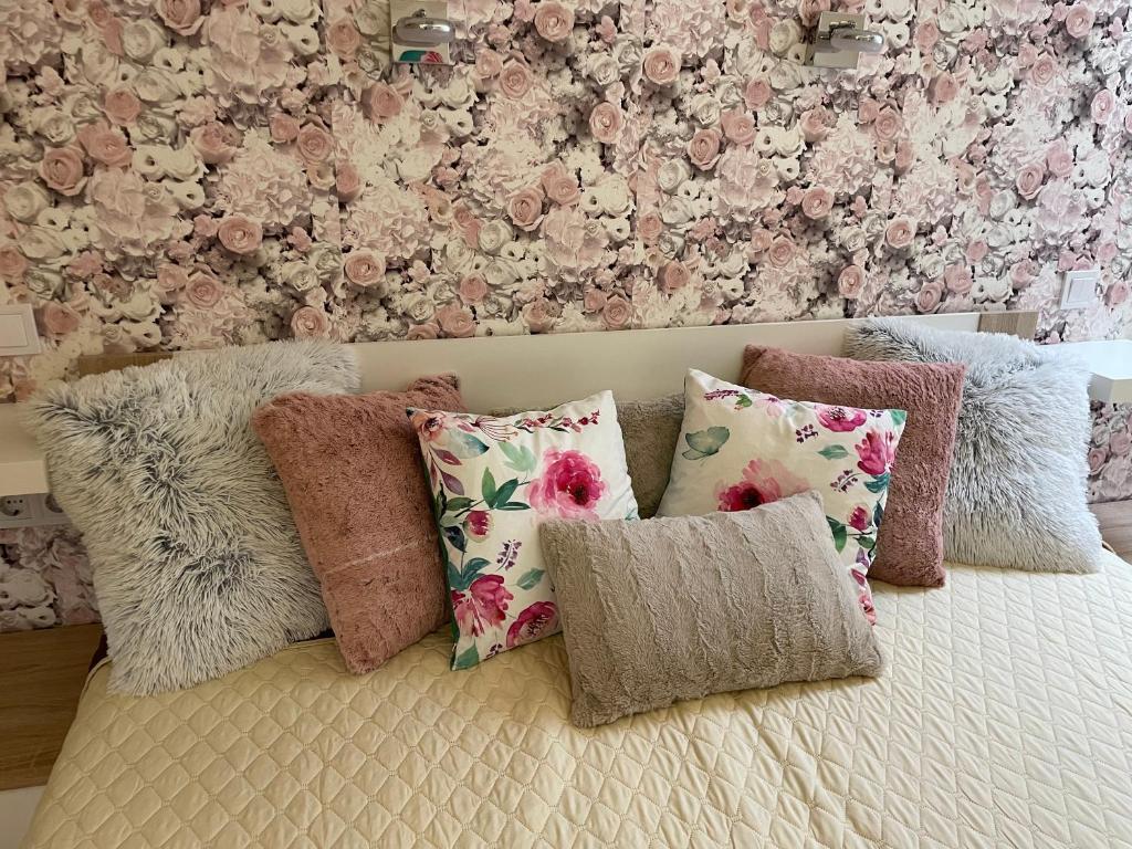 Posteľ alebo postele v izbe v ubytovaní Zen Apartman