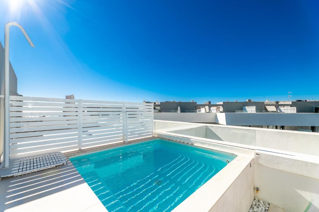 The swimming pool at or close to Paradise in La Cala de Mijas La Valvega