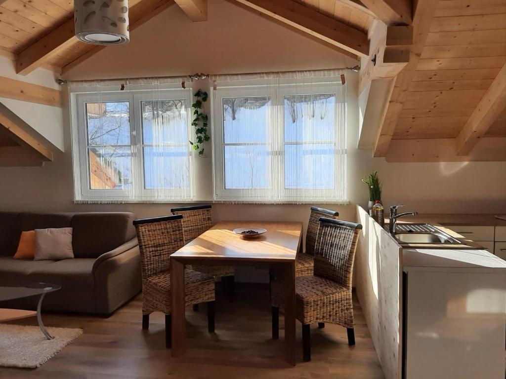 Kuchyň nebo kuchyňský kout v ubytování Ferienwohnung Leni