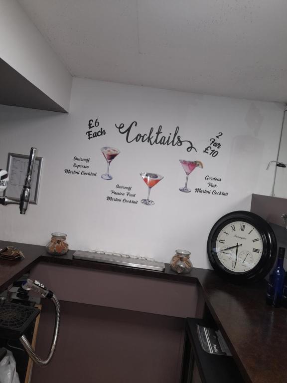 The Avenue Club and Lodge - Resim 23