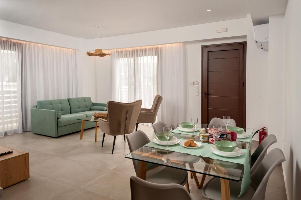 Posezení v ubytování Thyme Sea View Apartments by 8essentially