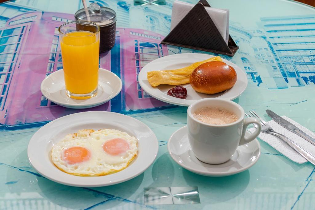 Možnosti snídaně pro hosty v ubytování Hotel CGH Bogota Airport
