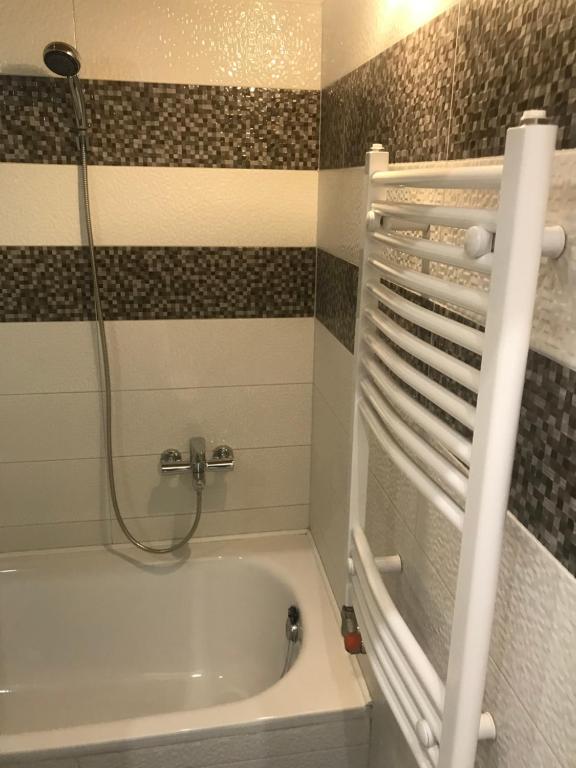 Kúpeľňa v ubytovaní Móra apartmanház