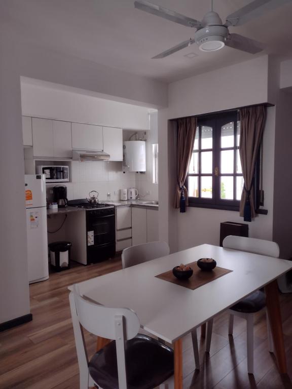 Luminoso Departamento,con cochera Zona Centro - 