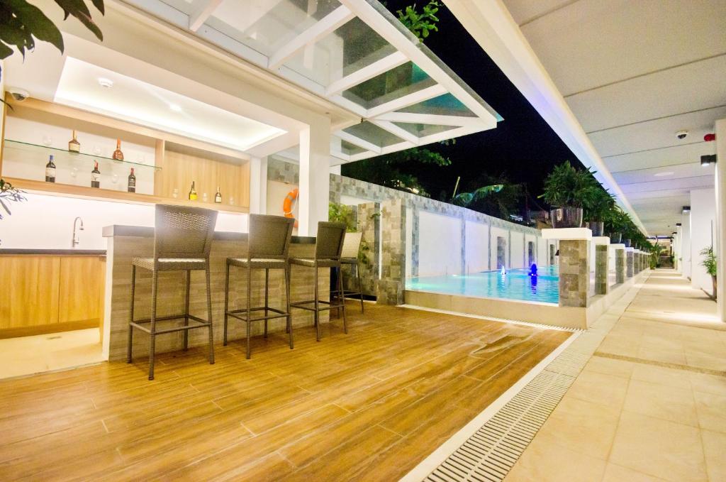 Commander Suites de Boracay photo