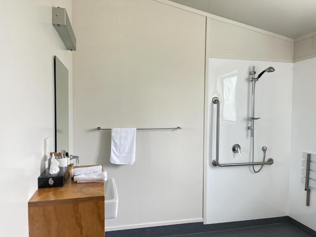 Koupelna v ubytování Waitomo Lodge