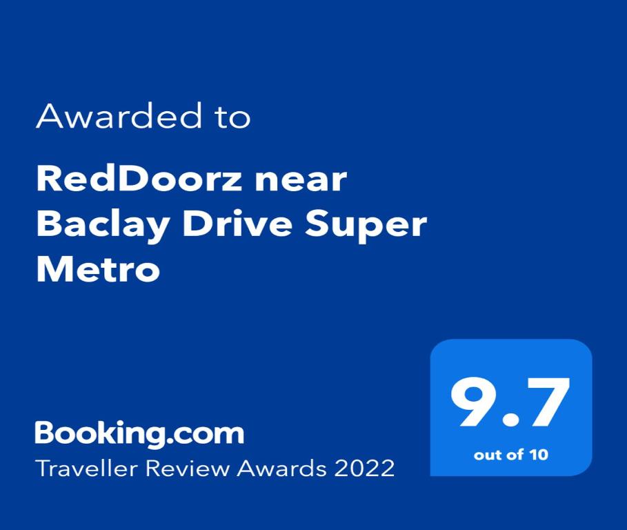una captura de pantalla de una puerta roja cerca de la panadería drive super metro en RedDoorz near Baclay Drive Super Metro en Cebu City