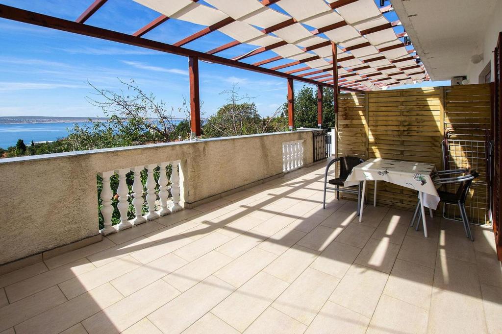 Balkon lub taras w obiekcie Apartment Zrinka in Starigrad Paklenica with terrace and seaview-ex TUI