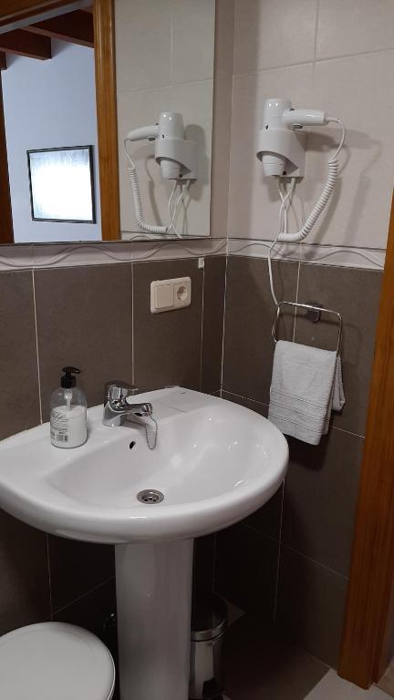 El Puentín del Sella con WiFi y parking gratuito - 5