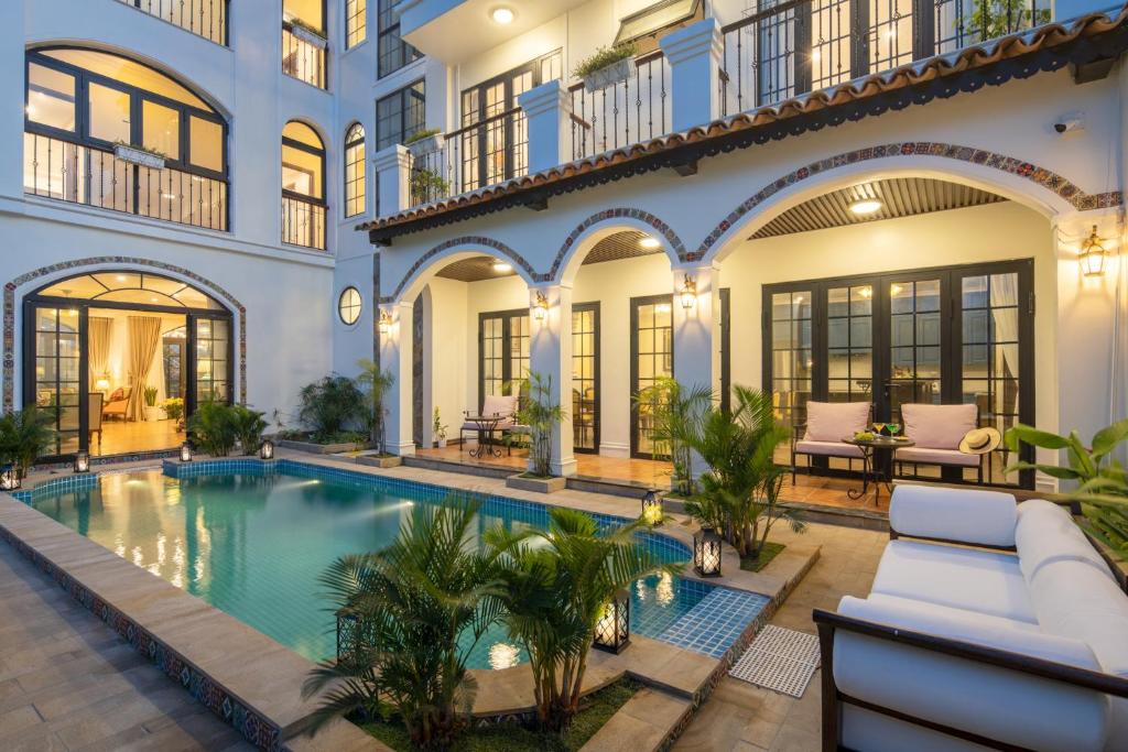 Bazén v ubytování Maison Fleur Luxury Hoi An nebo v jeho okolí