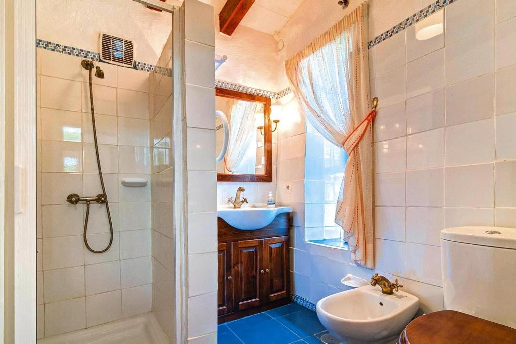 A bathroom at Finca La Hoya, El Tanque