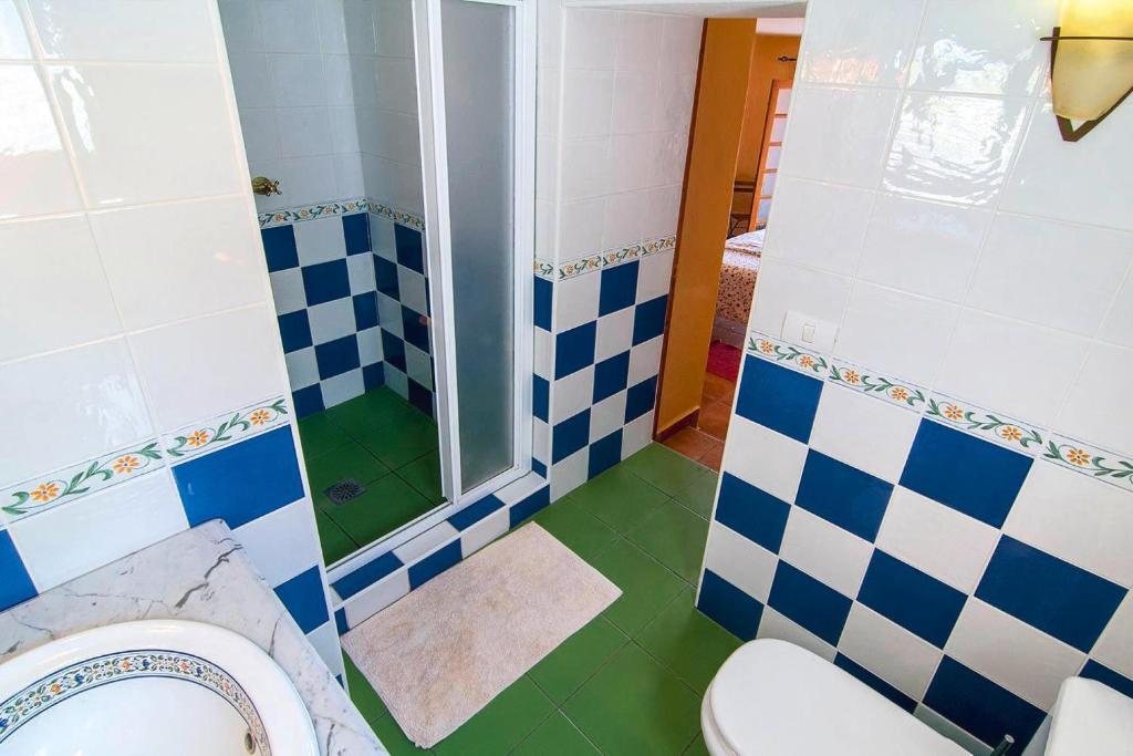 A bathroom at Finca La Hoya, El Tanque