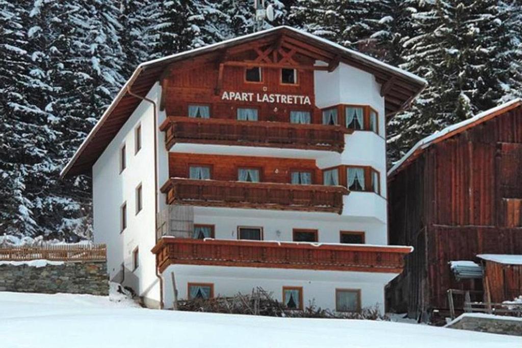 The building in which Az apartmant is located