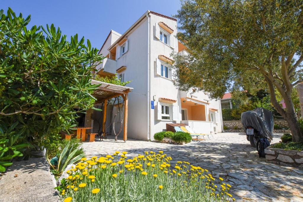 Zahrada ubytování Apartmani Pernjak