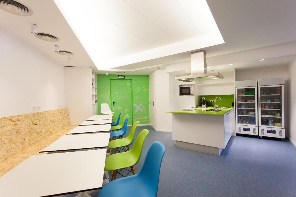 Kuchyňa alebo kuchynka v ubytovaní Dream Cube Hostel