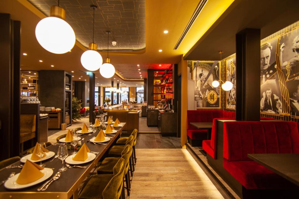 Restoran või mõni muu söögikoht majutusasutuses Nordhäuser Fürstenhof & TinySky-Resort