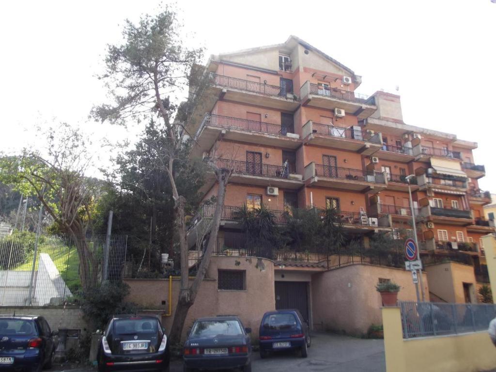 The building in which a vendégházakat is located