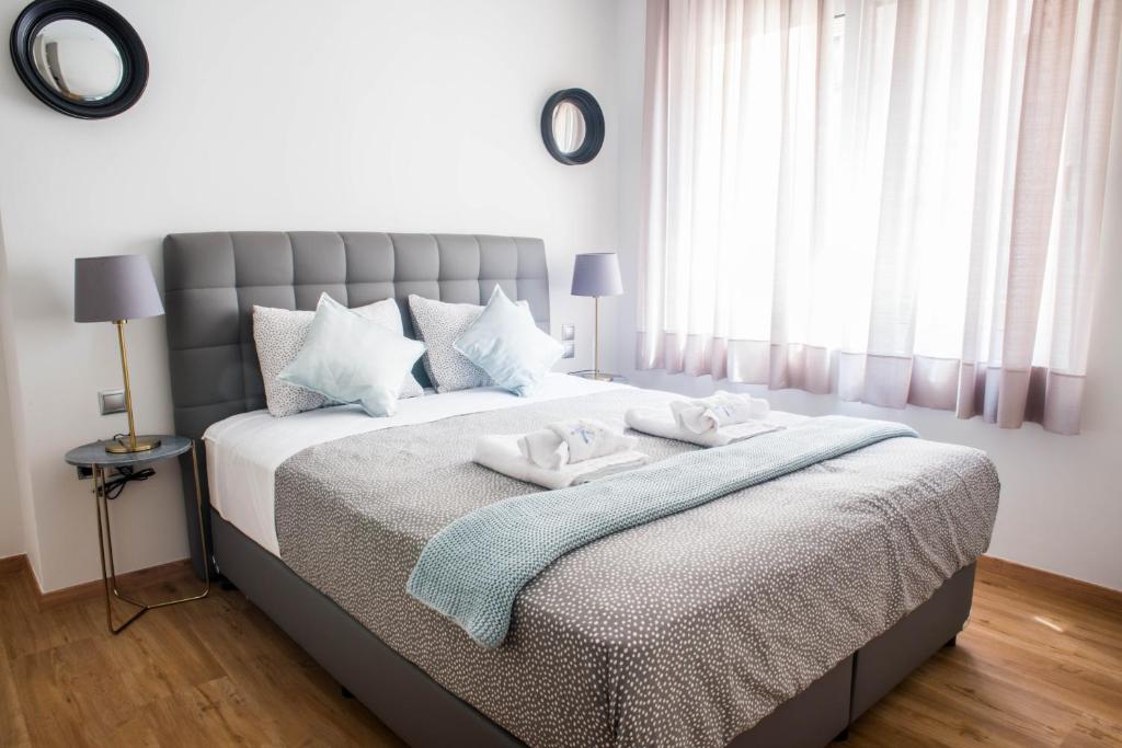 A21 Premium Suite a breath away from Parthenon!