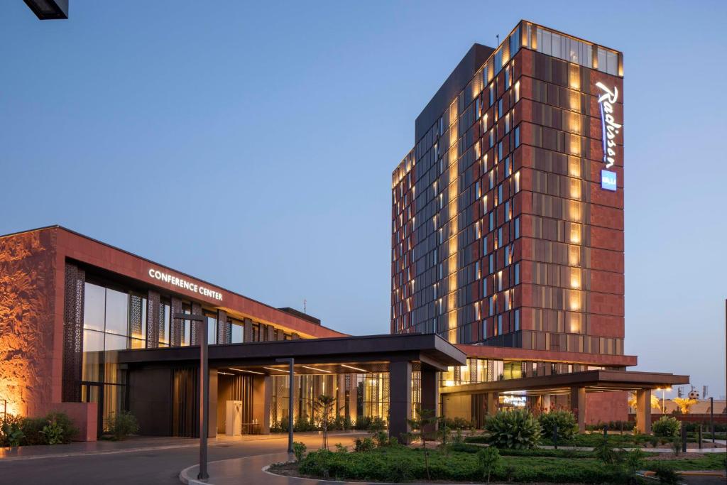 a rendering of the entrance to a hotel at Radisson Blu Hotel & Conference Center, Niamey in Niamey